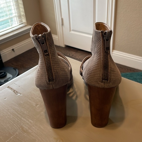 Splendid grey heels concert night out date night boho event fall western preppy - Picture 7 of 10